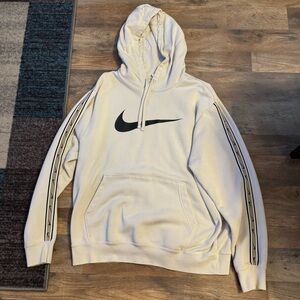 nike hoodie